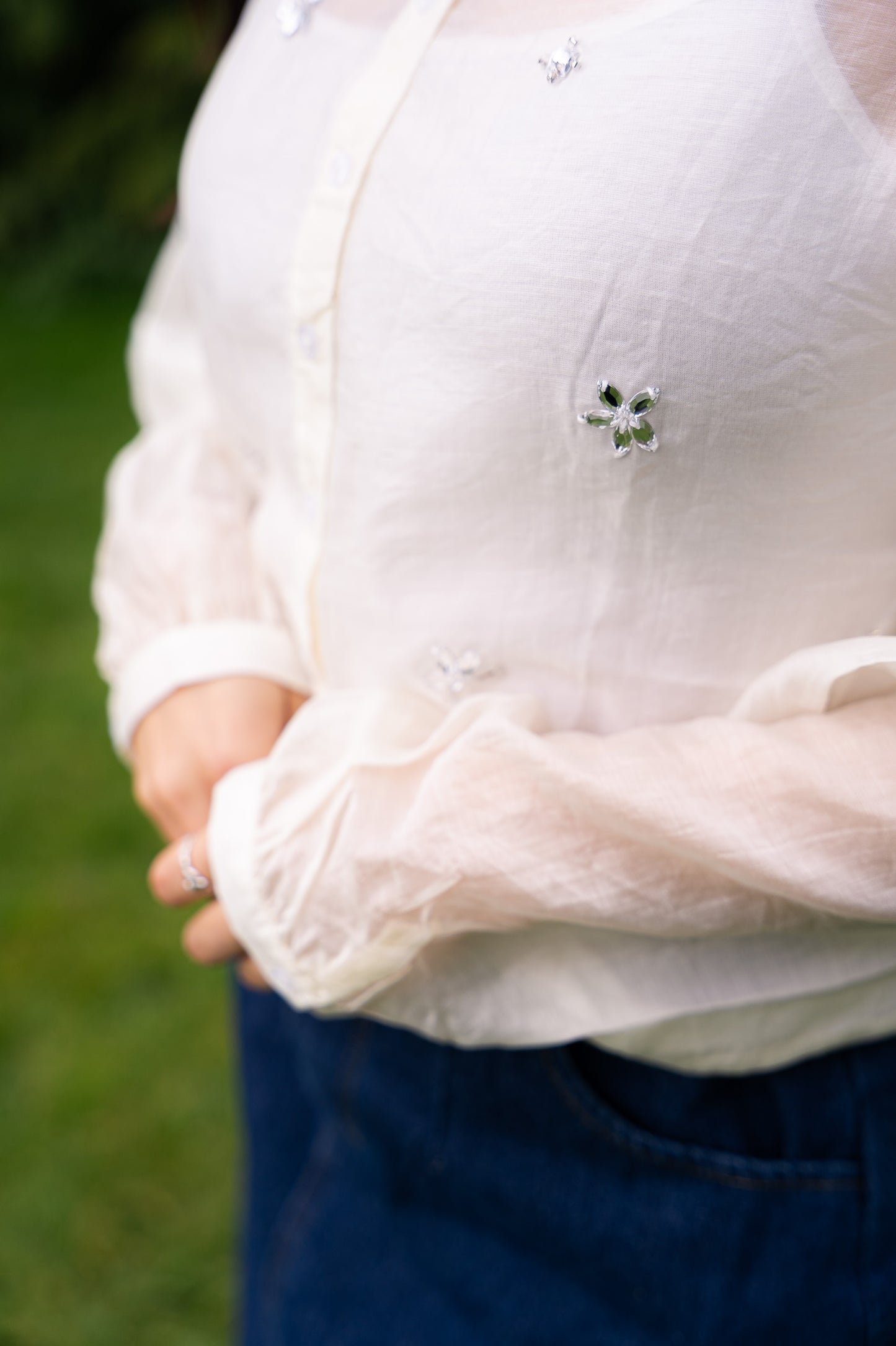 
                  
                    Toumei Sheer flower cropped blouse-cream
                  
                