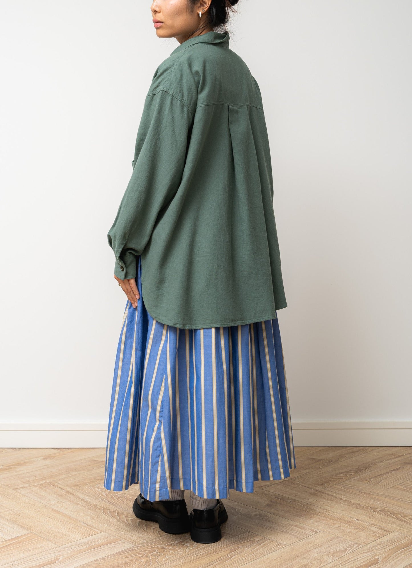 
                  
                    Midori Unisex Pocket Blouse- Green
                  
                