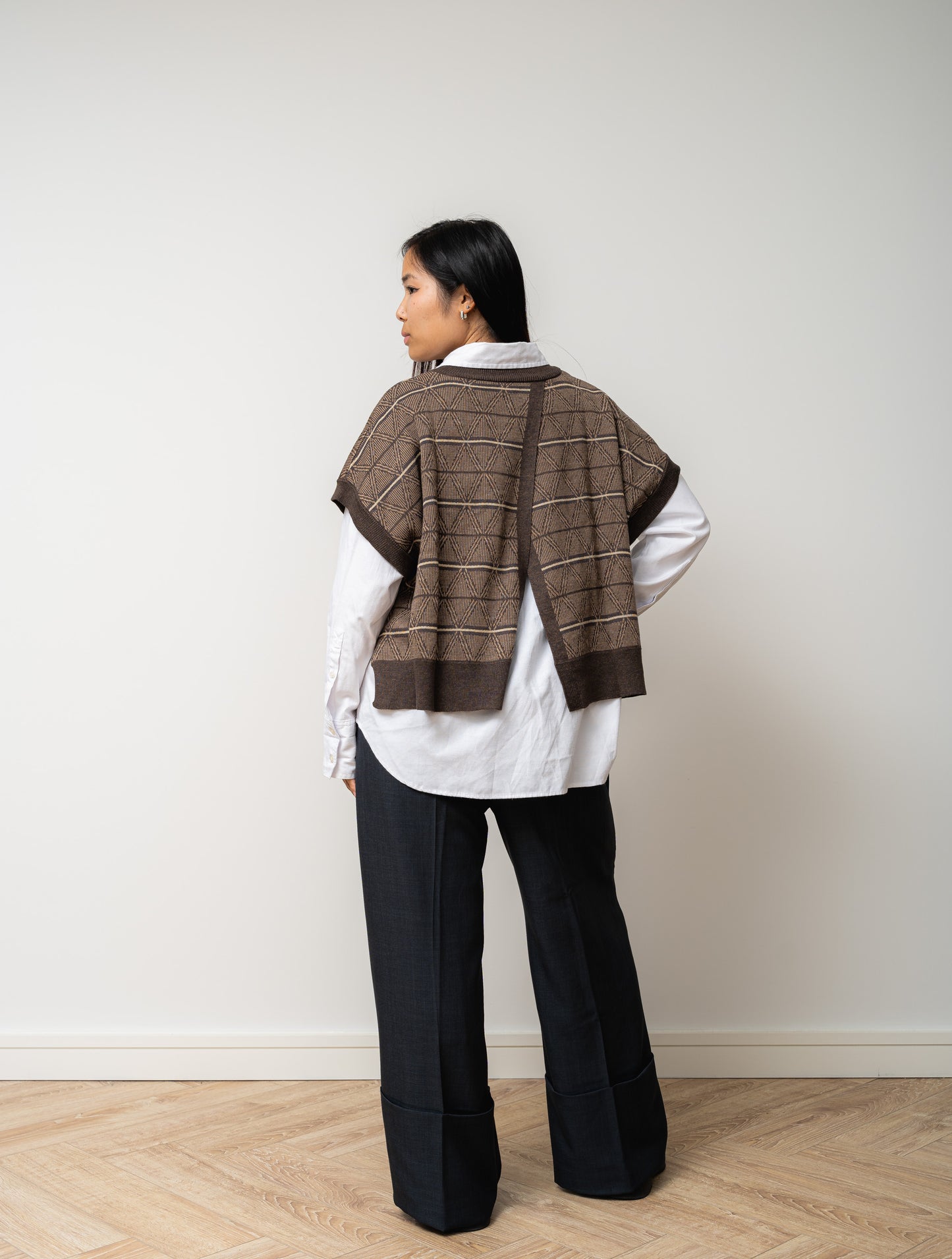 
                  
                    Yama Knit vest with open back-Brown
                  
                