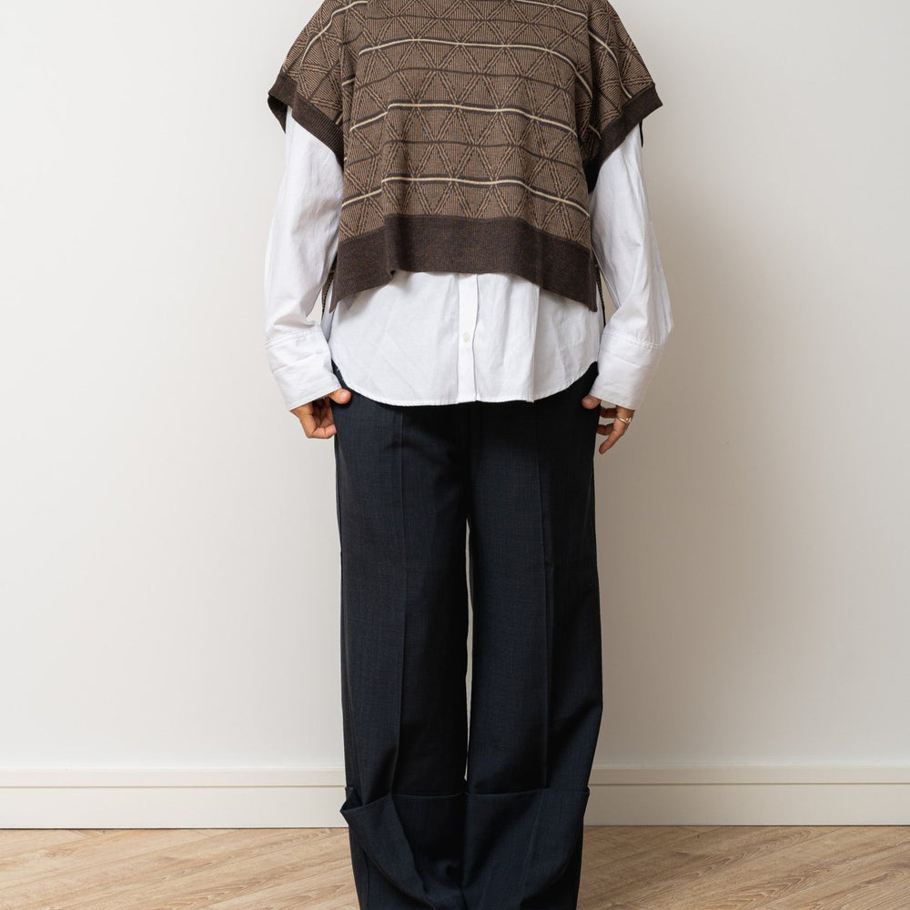 
                  
                    Yama Knit vest with open back-Brown
                  
                