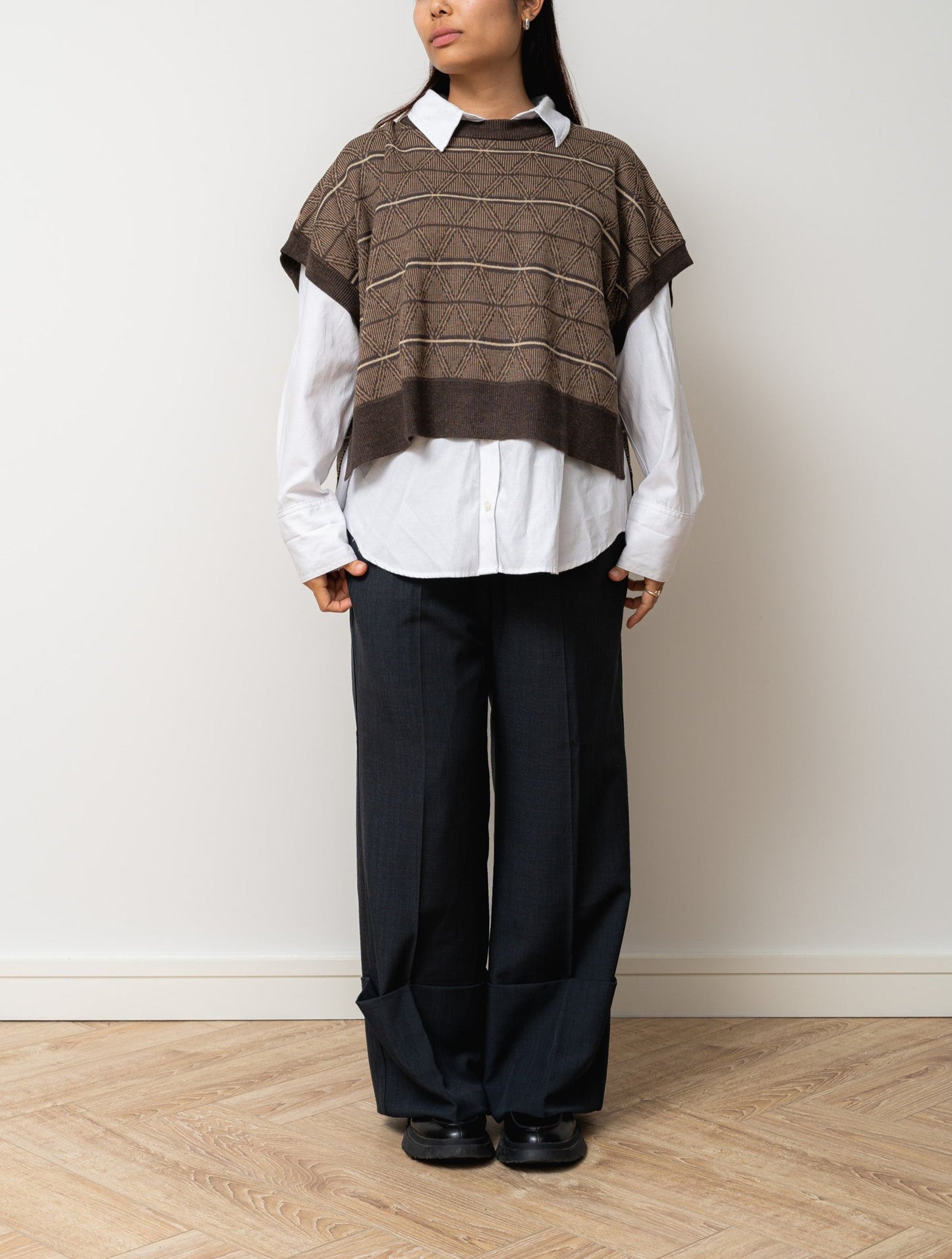 
                  
                    Yama Knit vest with open back-Brown
                  
                