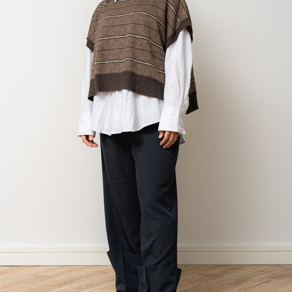 
                  
                    Yama Knit vest with open back-Brown
                  
                