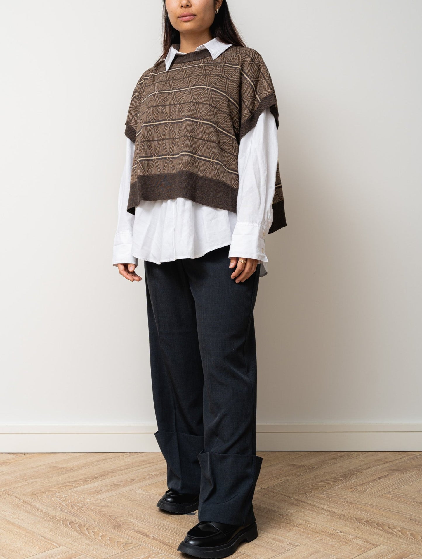 
                  
                    Yama Knit vest with open back-Brown
                  
                